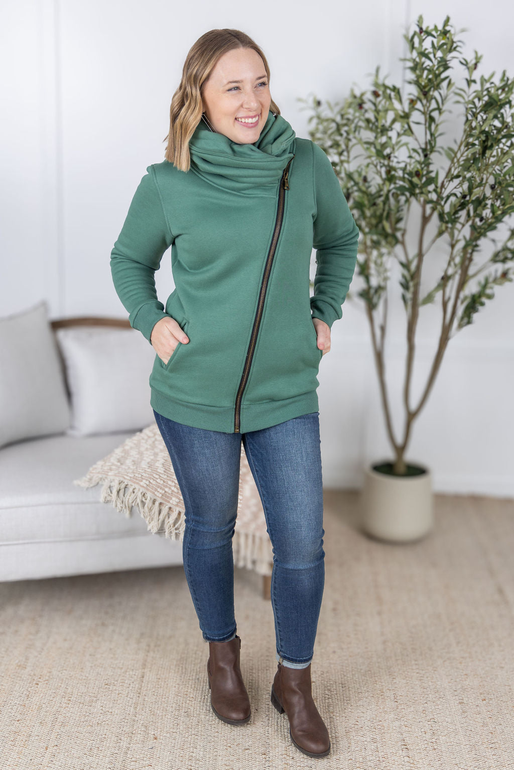 Quinn ZipUp Cowl in Fern