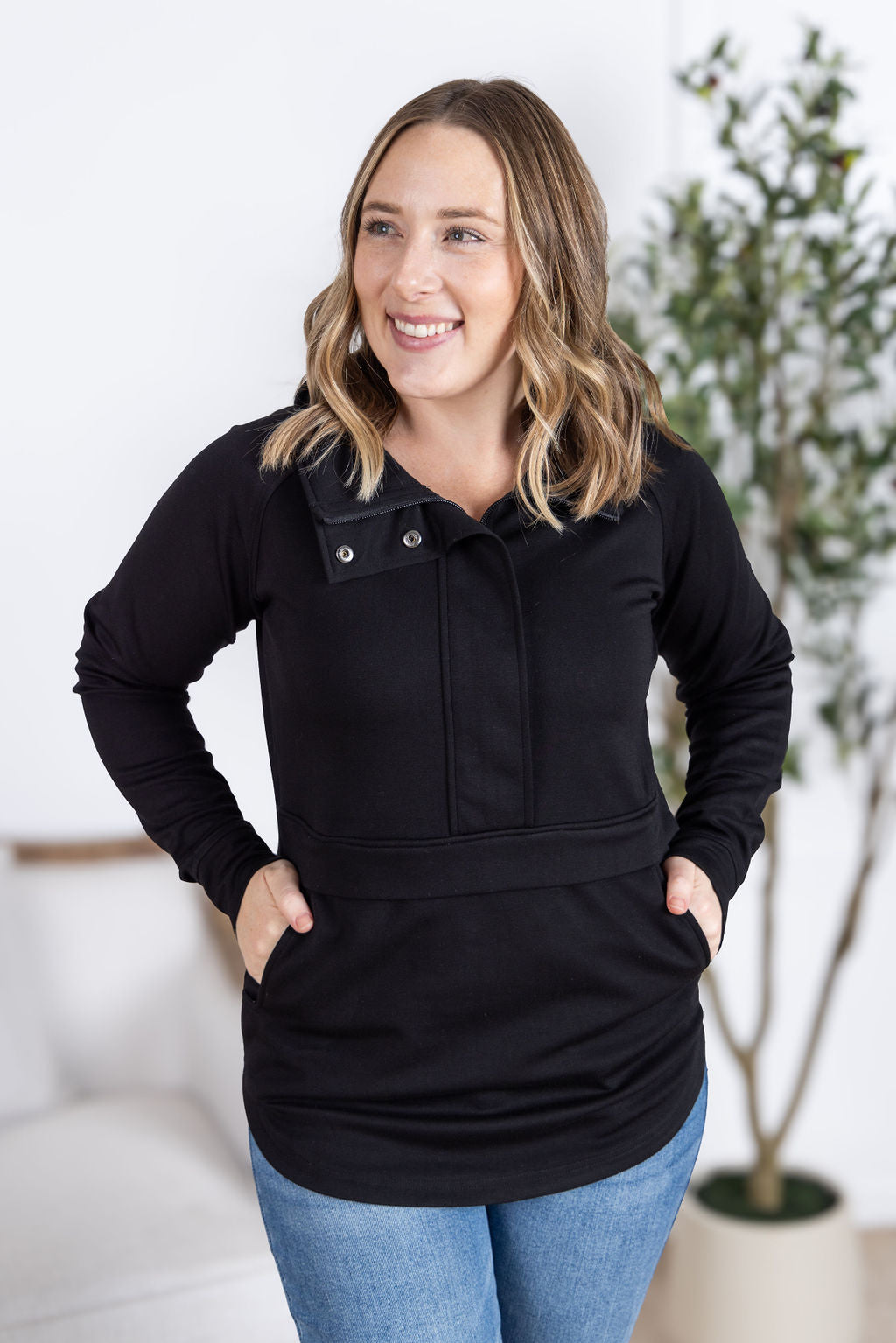Mia Scuba Half zip in Black