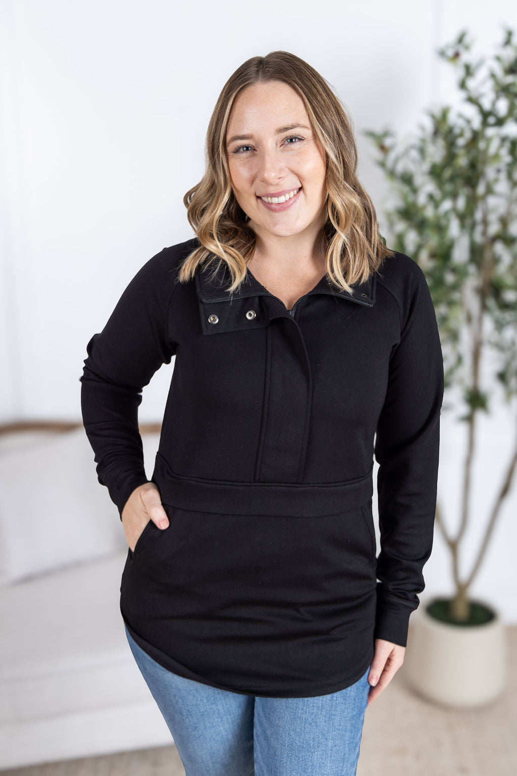 Mia Scuba Half zip in Black