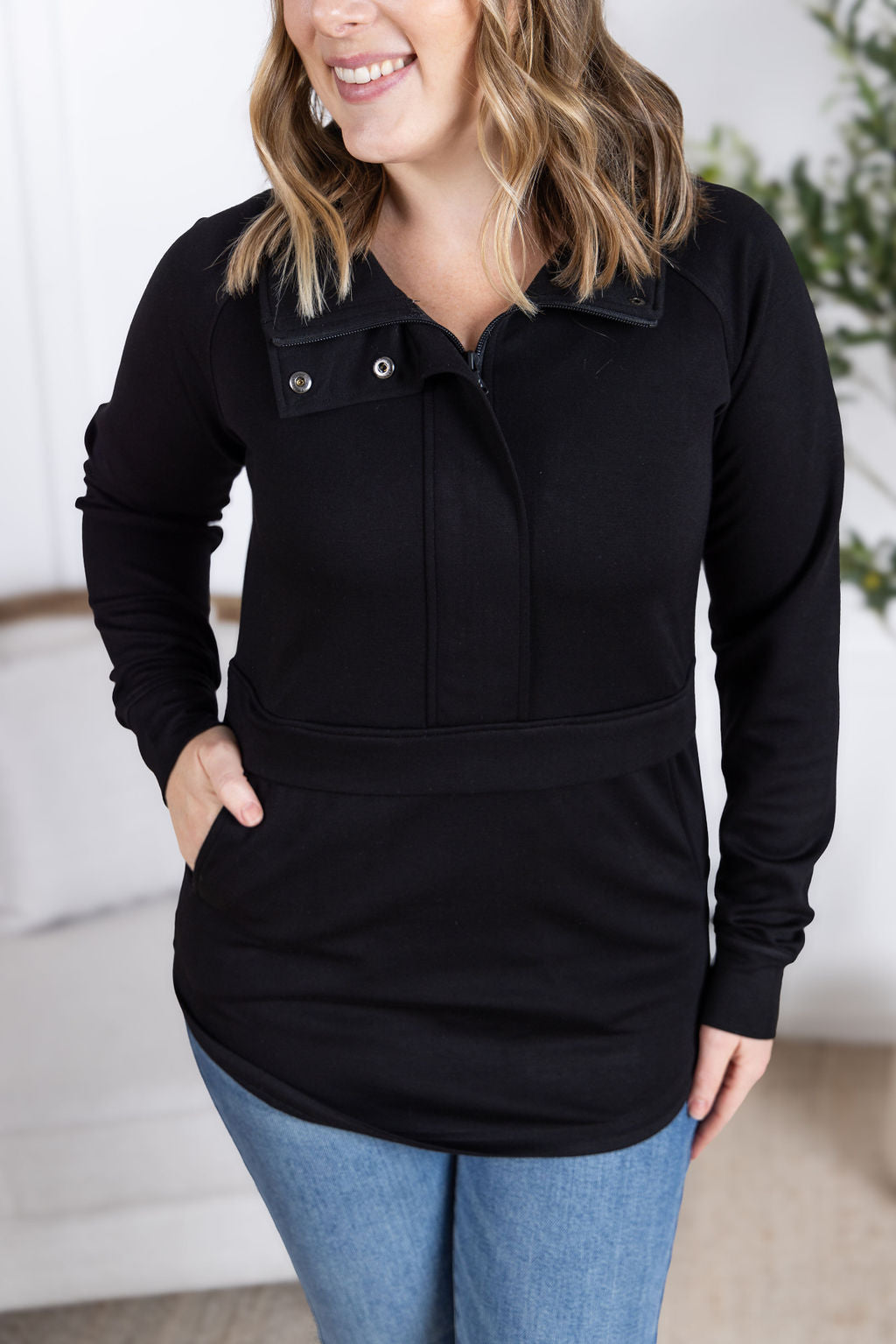 Mia Scuba Half zip in Black