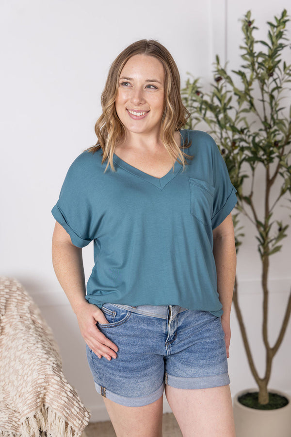 Sierra Pocket Top in Light Teal