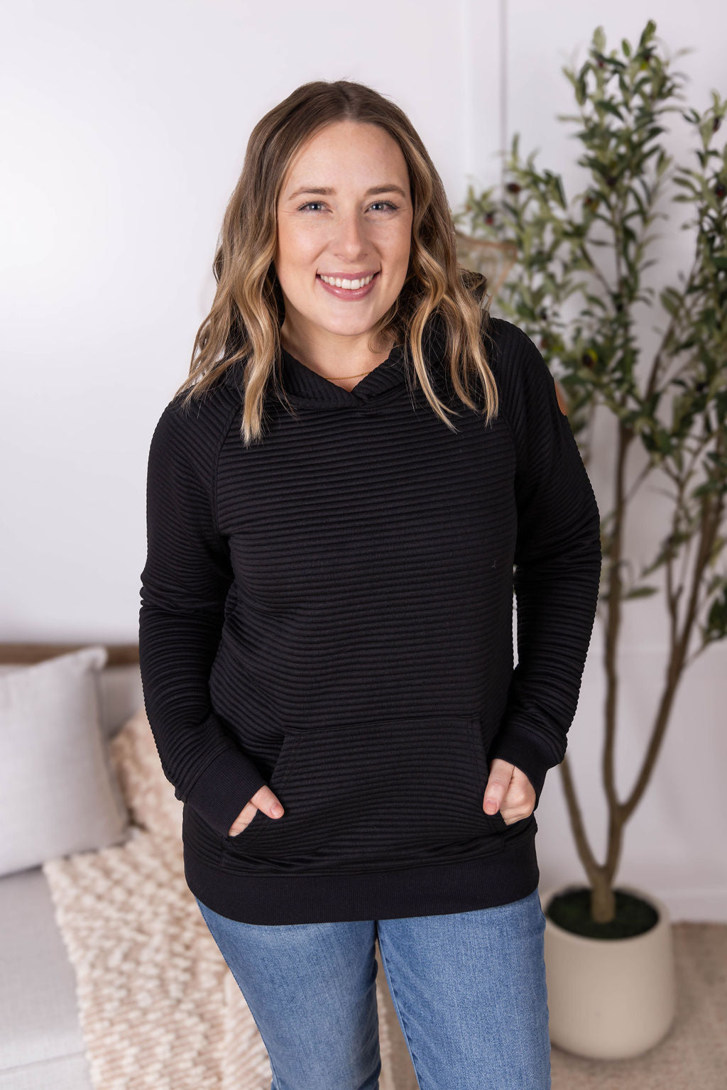 Tatum Textured Pullover Hoodie in Black