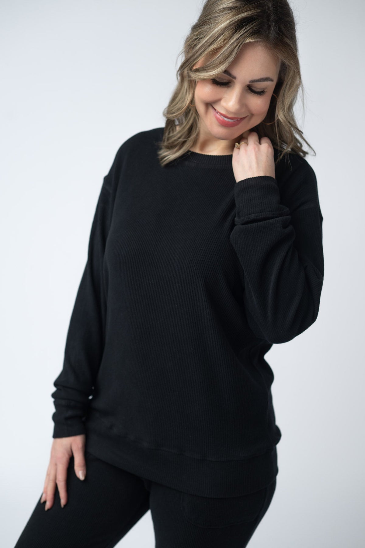 Corrine Ribbed Pullover Top in Black