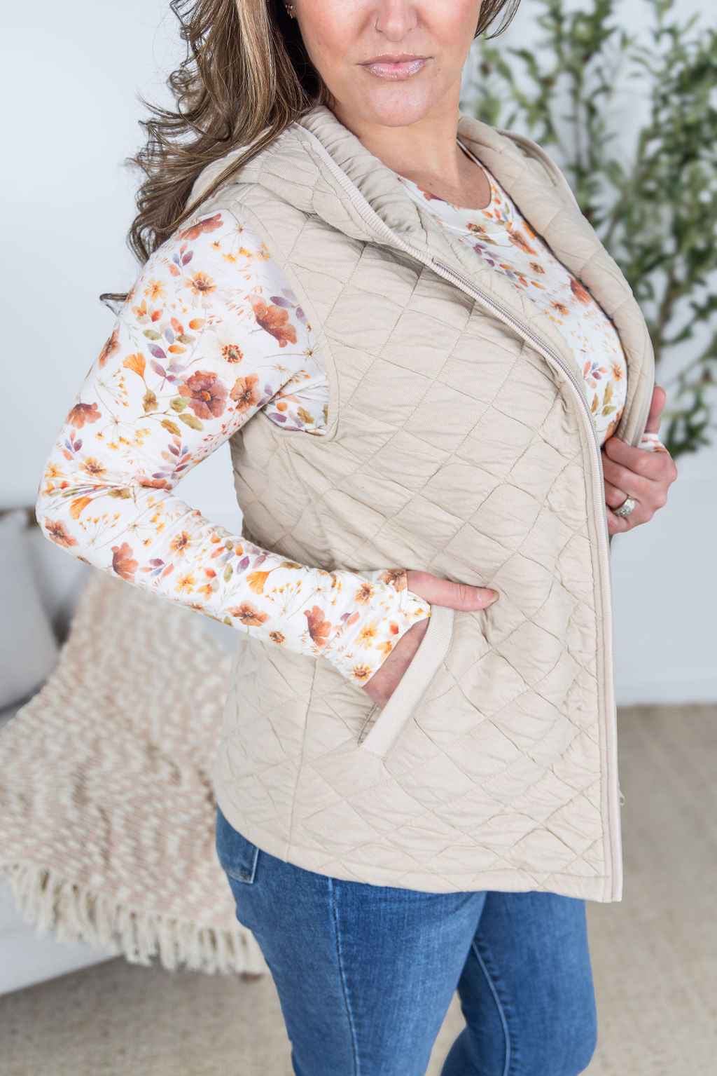 Heather Hooded Vest in Beige