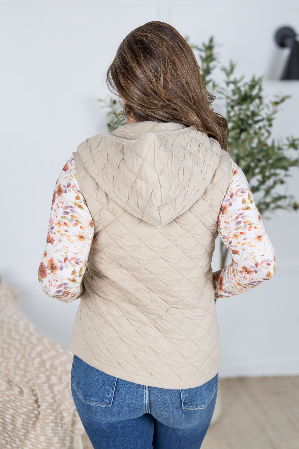 Heather Hooded Vest in Beige