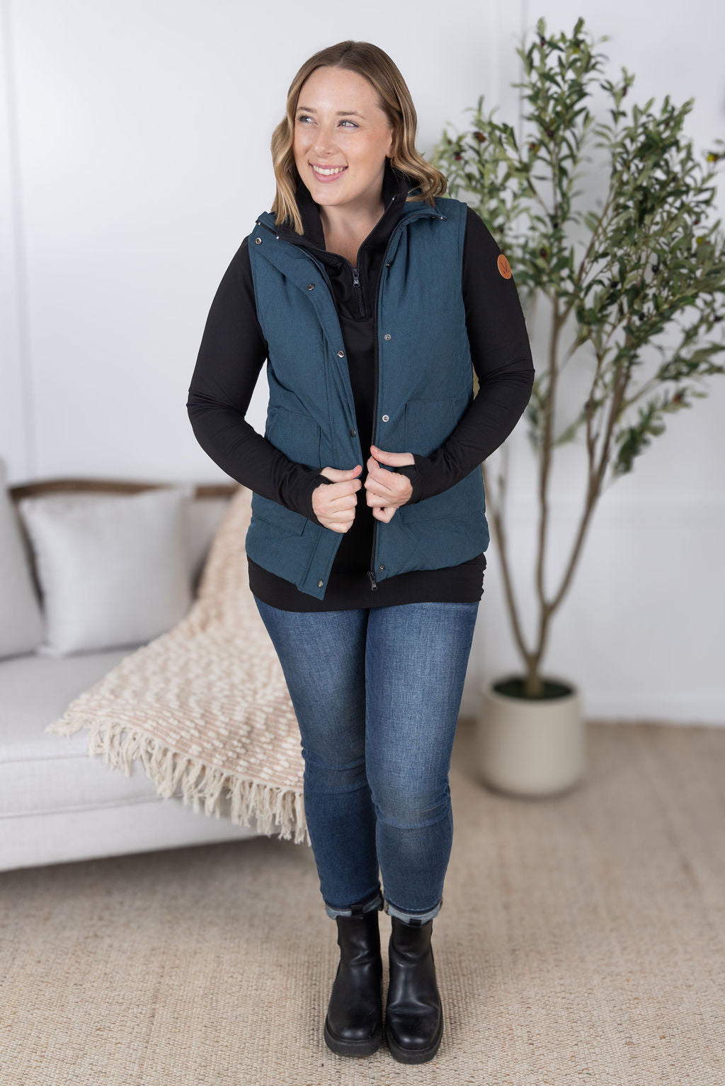 Remy Zip Up Vest in Teal