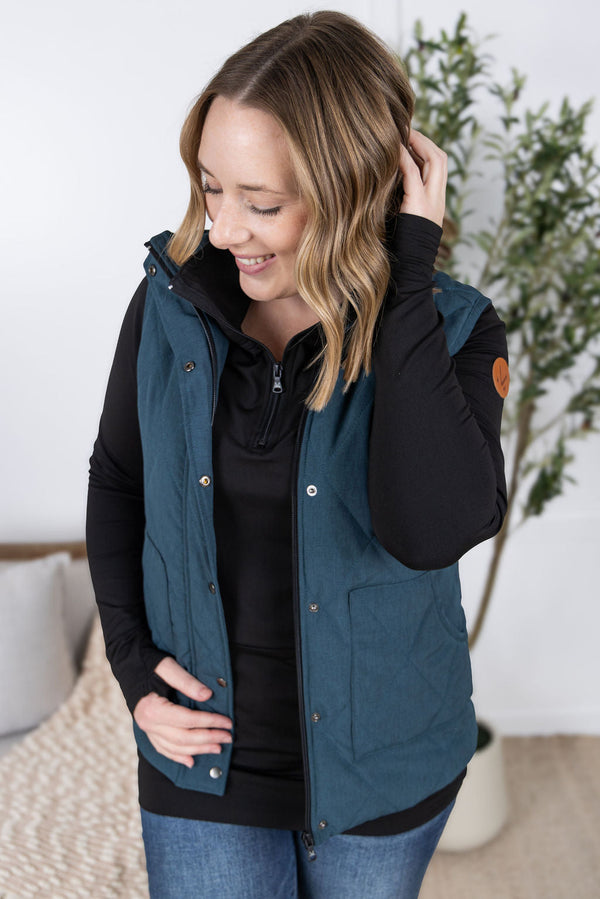 Remy Zip Up Vest in Teal