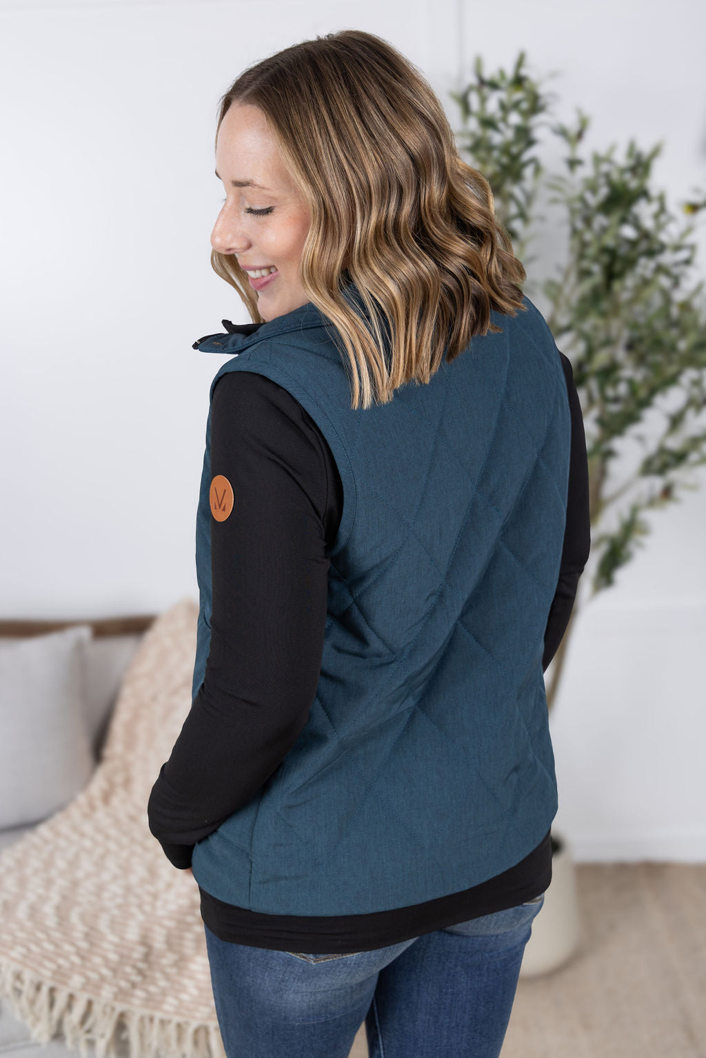Remy Zip Up Vest in Teal