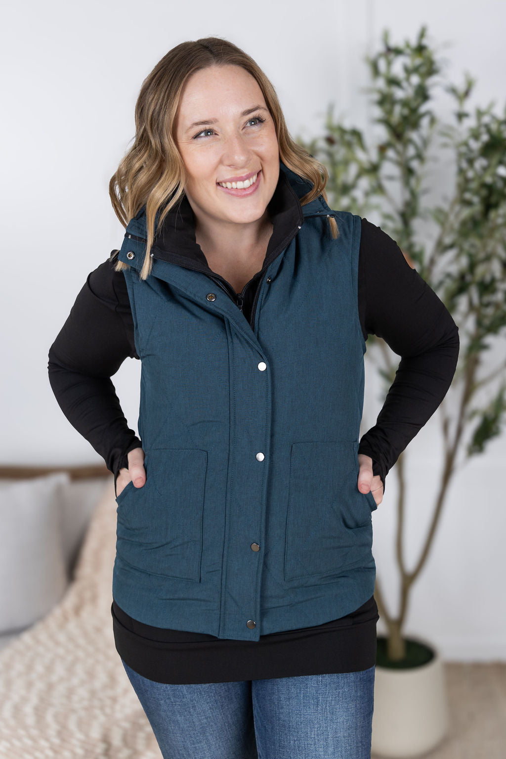 Remy Zip Up Vest in Teal