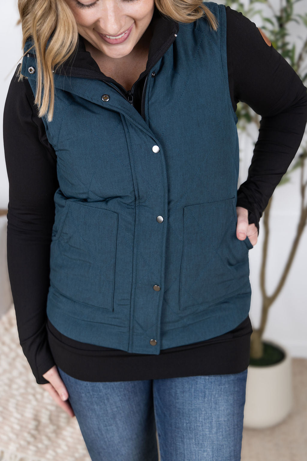 Remy Zip Up Vest in Teal
