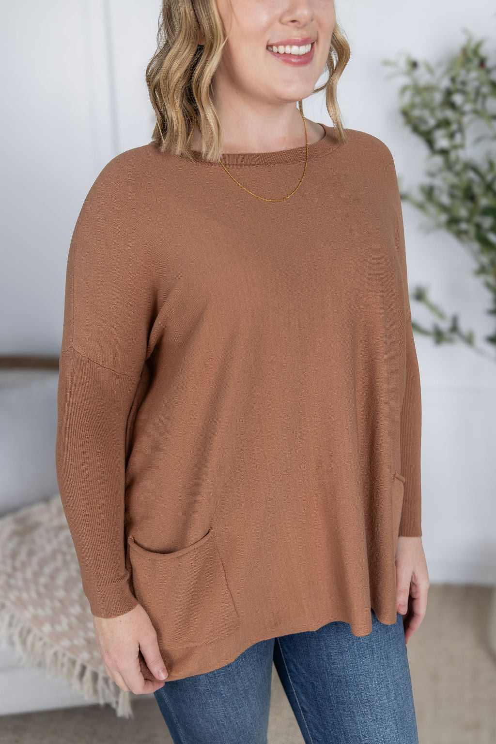 Naomi Pocket Sweater in Latte