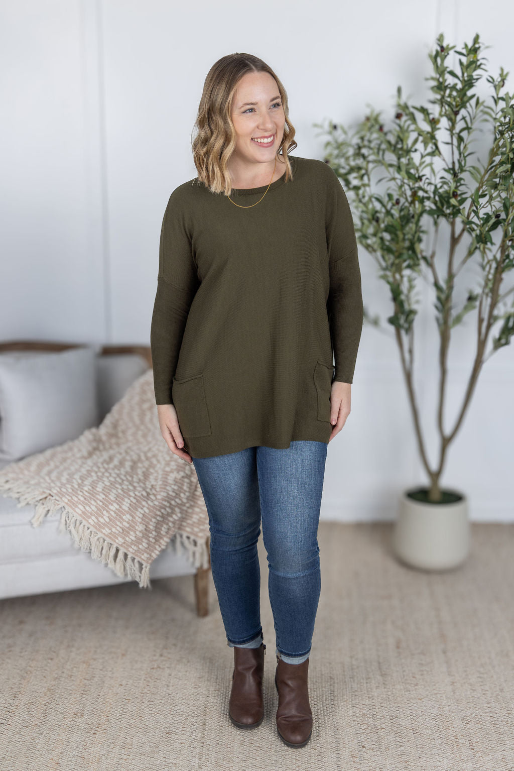 Naomi Pocket Sweater in Olive