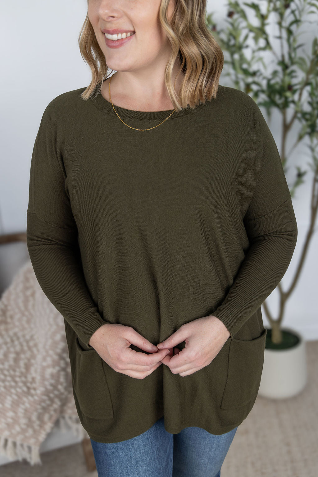 Naomi Pocket Sweater in Olive
