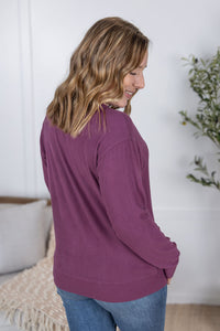 Corrine Ribbed Pullover Top in Plum