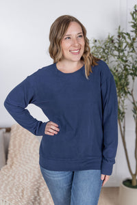 Corrine Ribbed Pullover Top in Navy