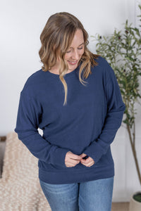 Corrine Ribbed Pullover Top in Navy