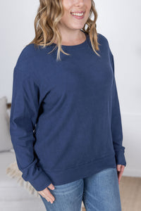 Corrine Ribbed Pullover Top in Navy