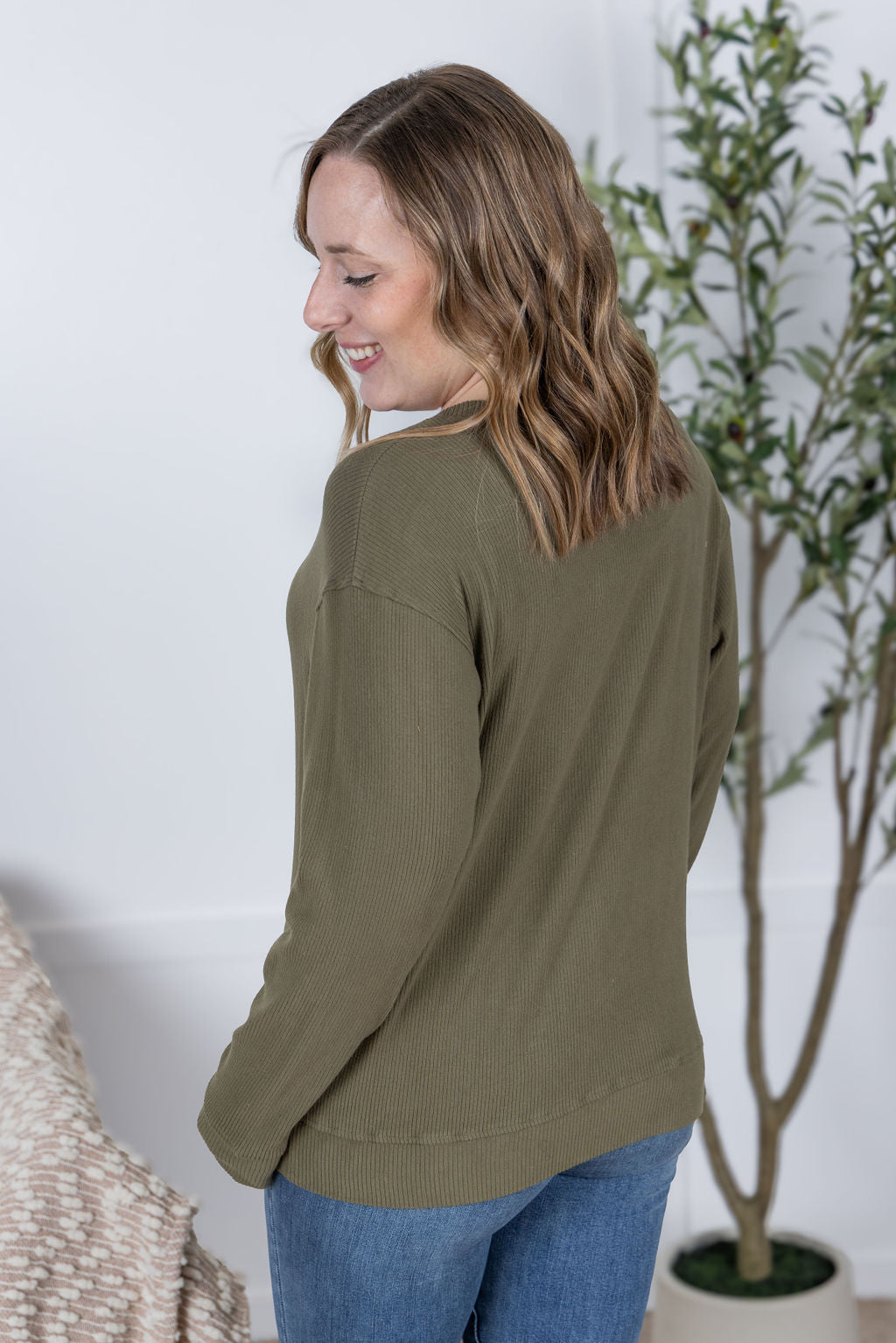 Corrine Ribbed Pullover Top in Olive