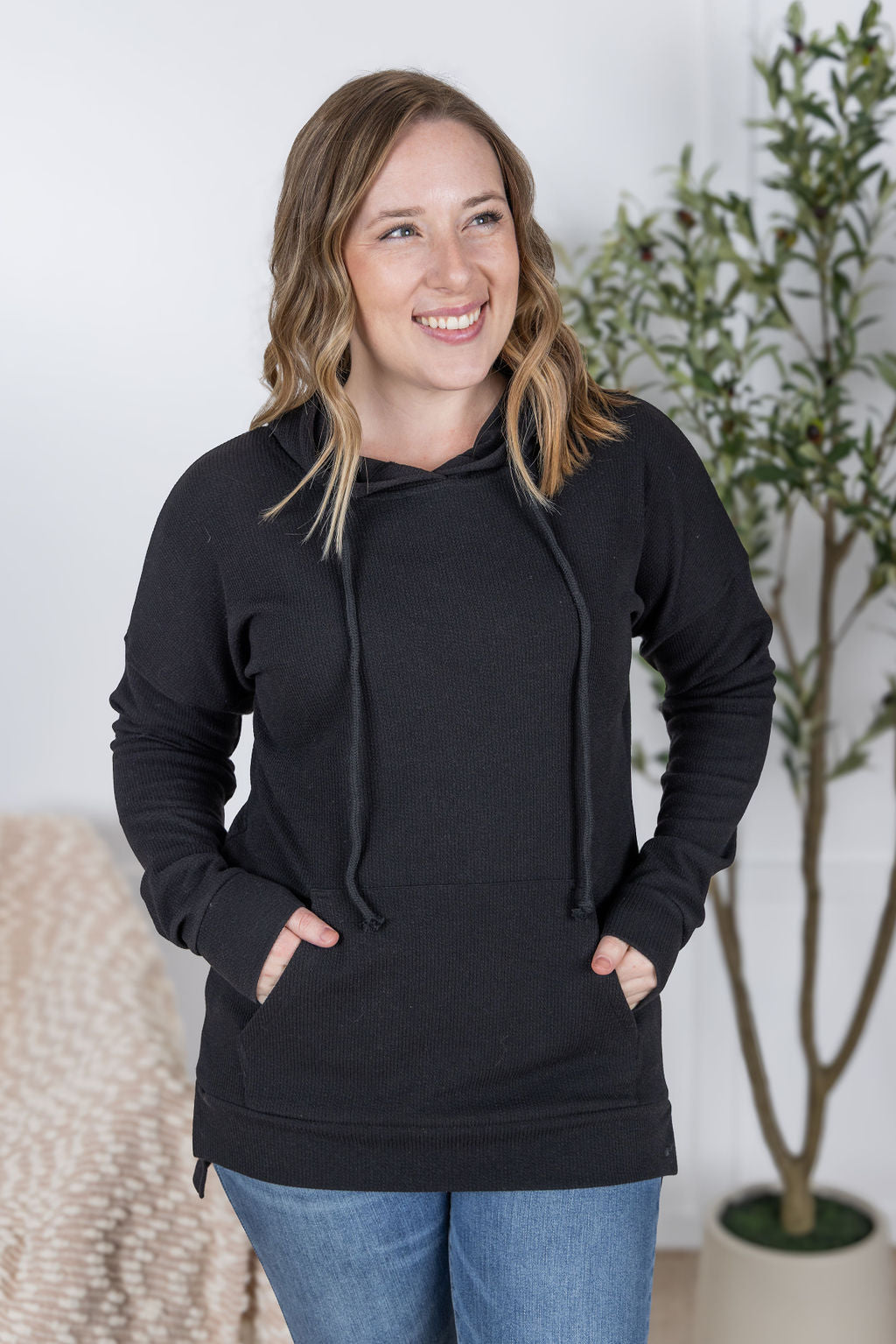 Kacey Ribbed Hoodie in Black