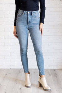 Judy Blue High Rise Control Top Contrast Wash Skinny Jeans