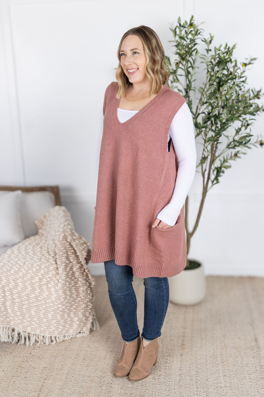 Tunic Sweater Vest in Rose