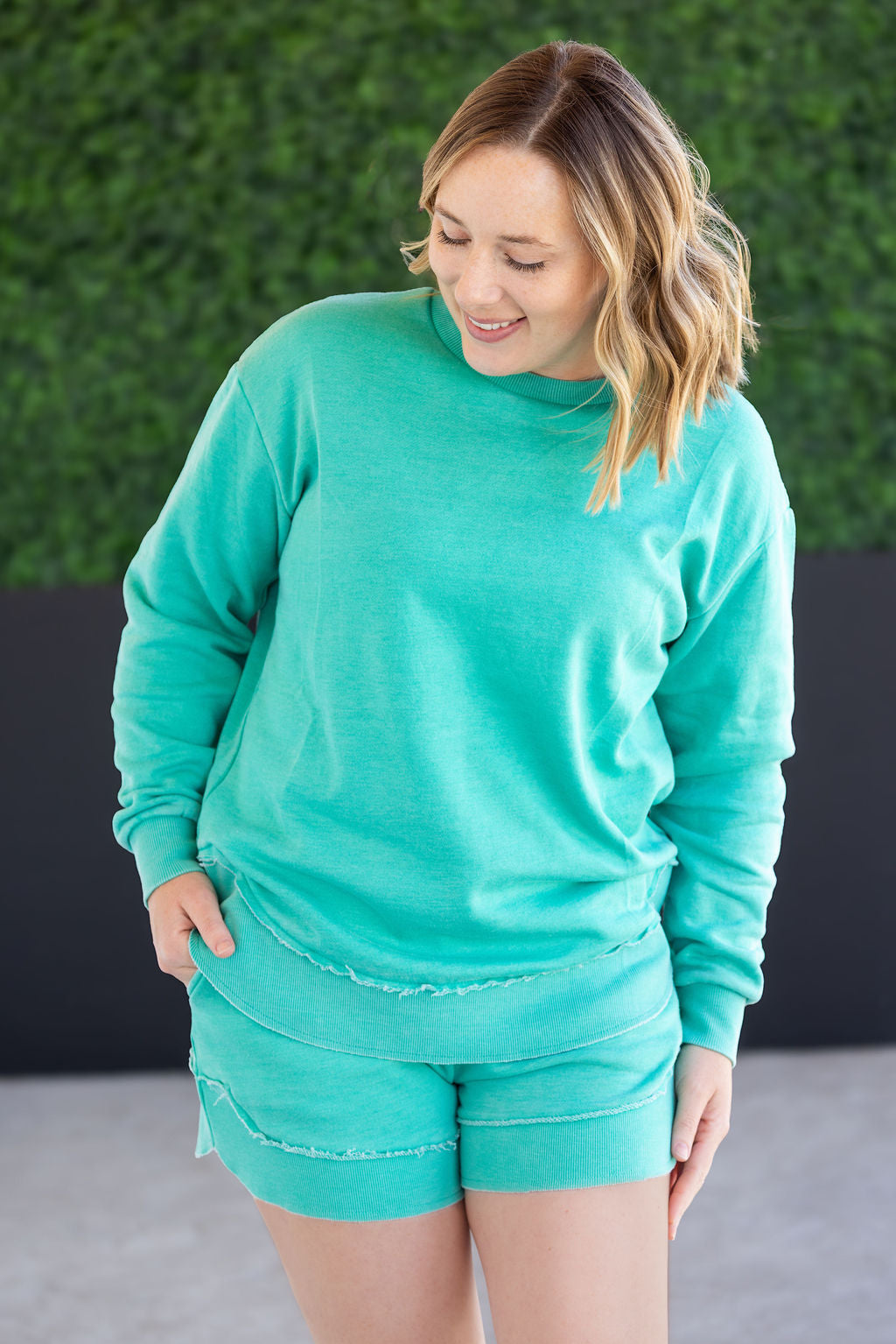 Vintage Wash Pullover in Caribbean Green