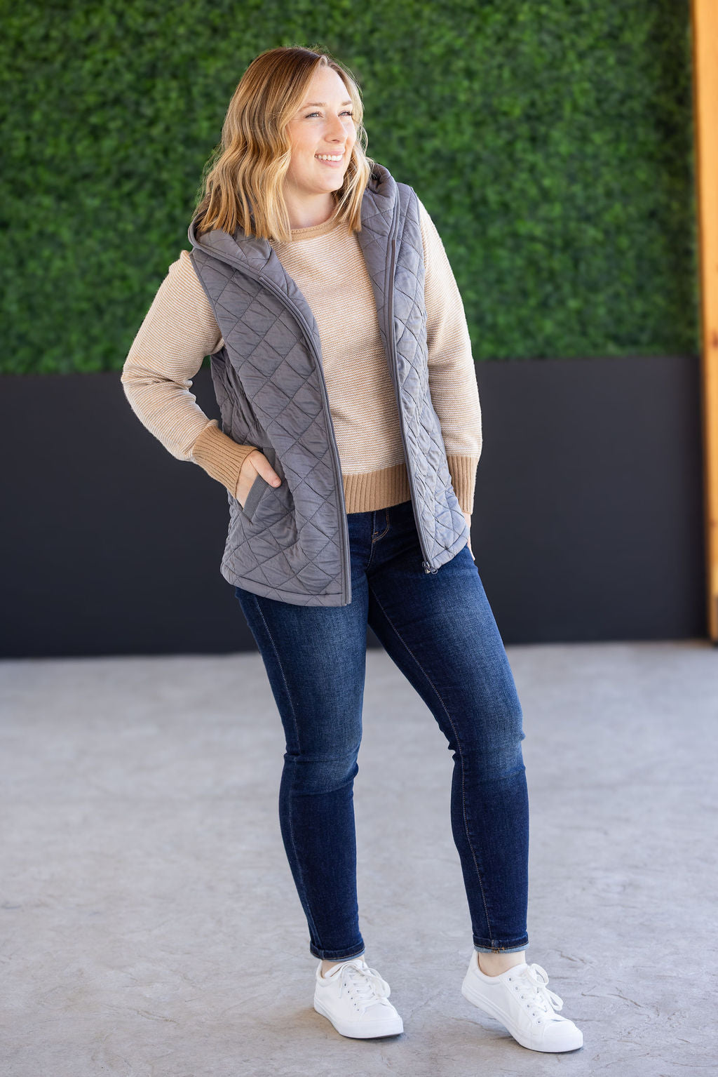 Heather Hooded Vest in Grey