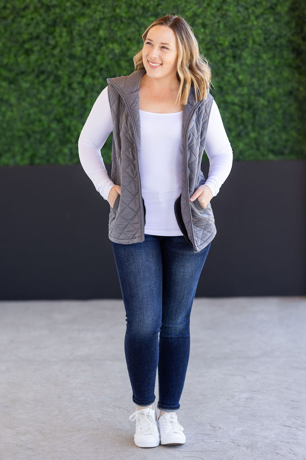 Heather Hooded Vest in Grey