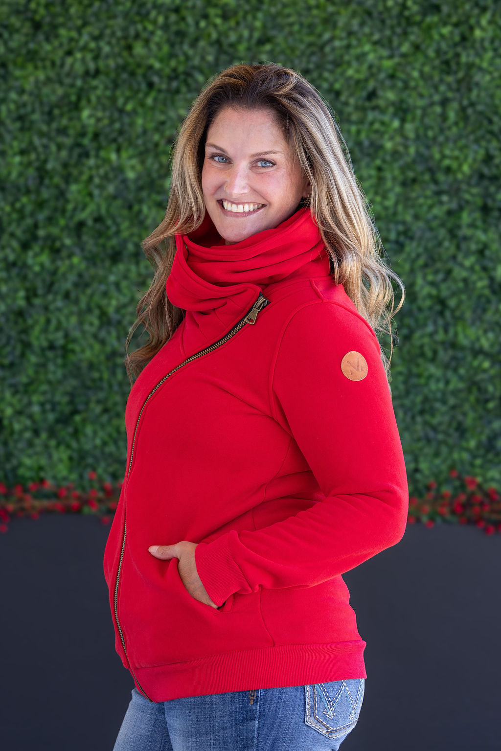 Quinn ZipUp Cowl in Red