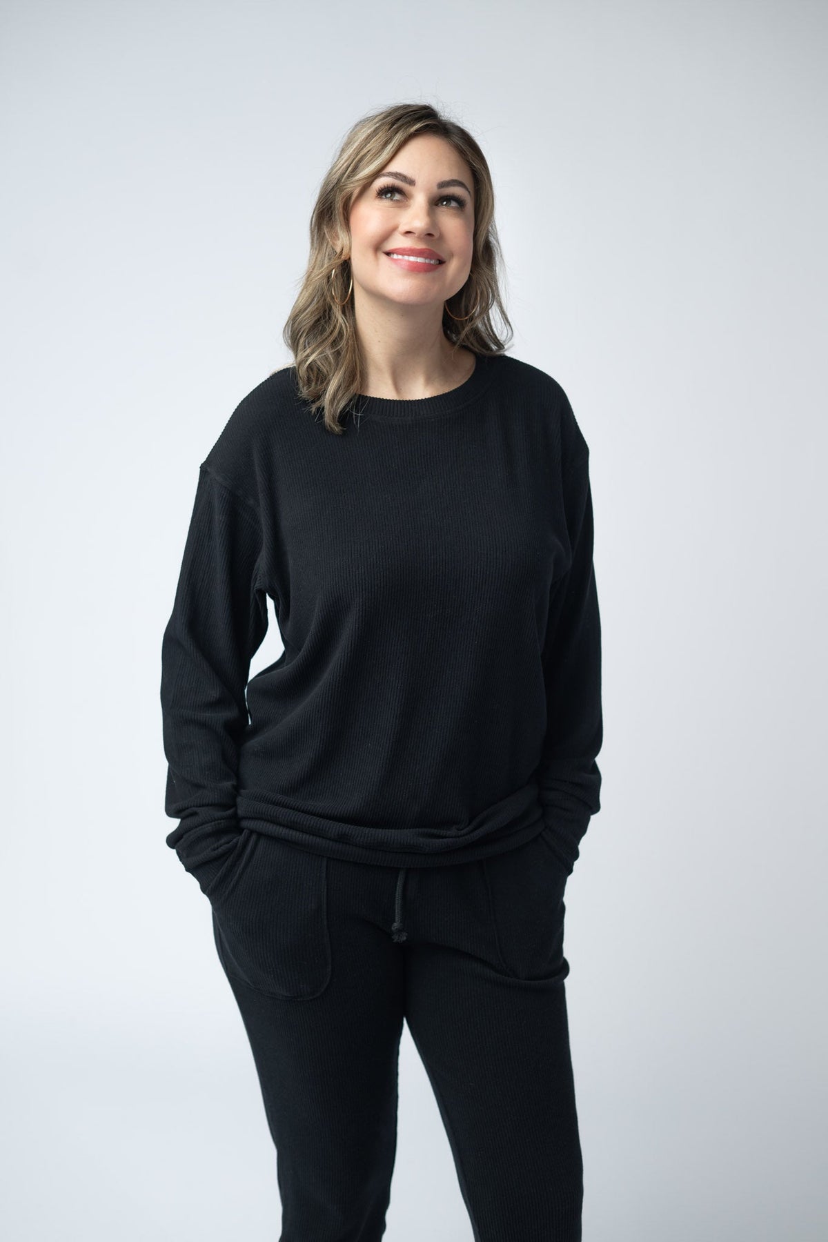 Corrine Ribbed Pullover Top in Black