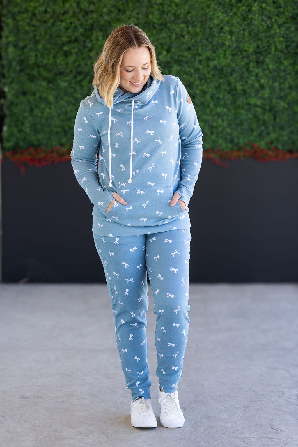 Classic Joggers in Teal Ribbons