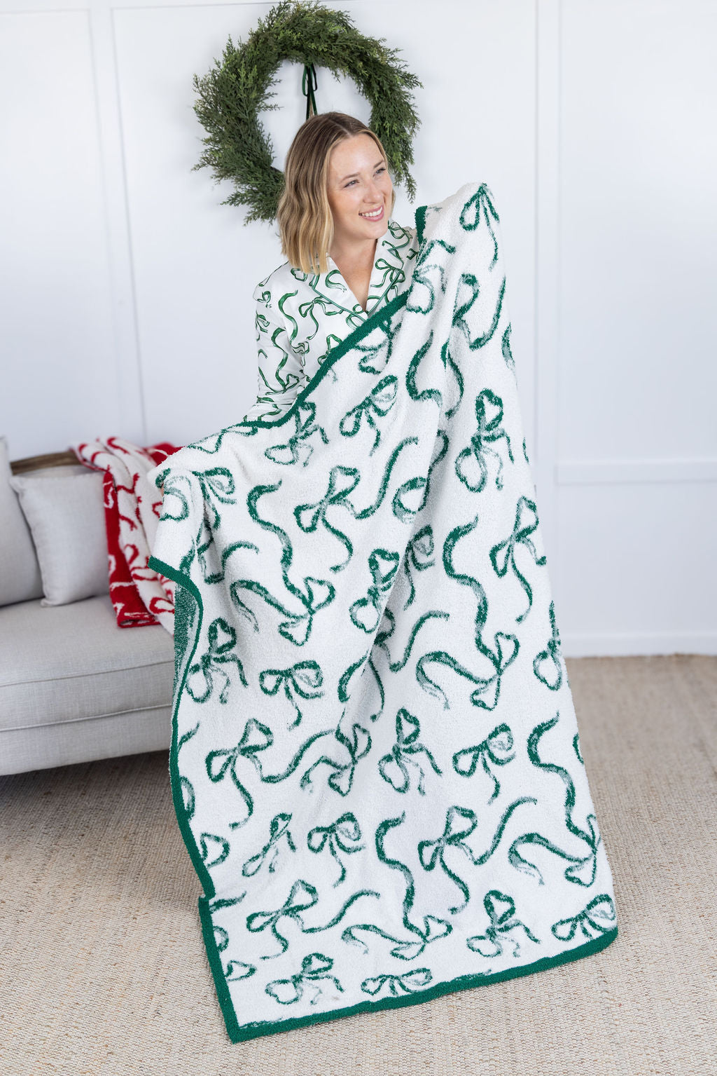 Plush and Fuzzy Blanket in White and Green Ribbons