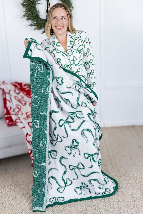 Plush and Fuzzy Blanket in White and Green Ribbons