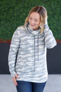 Soft Funnel Neck in Camo