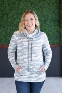 Soft Funnel Neck in Camo