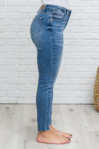 Judy Blue Hi-Waisted Embroidered Pocket Relaxed Jeans