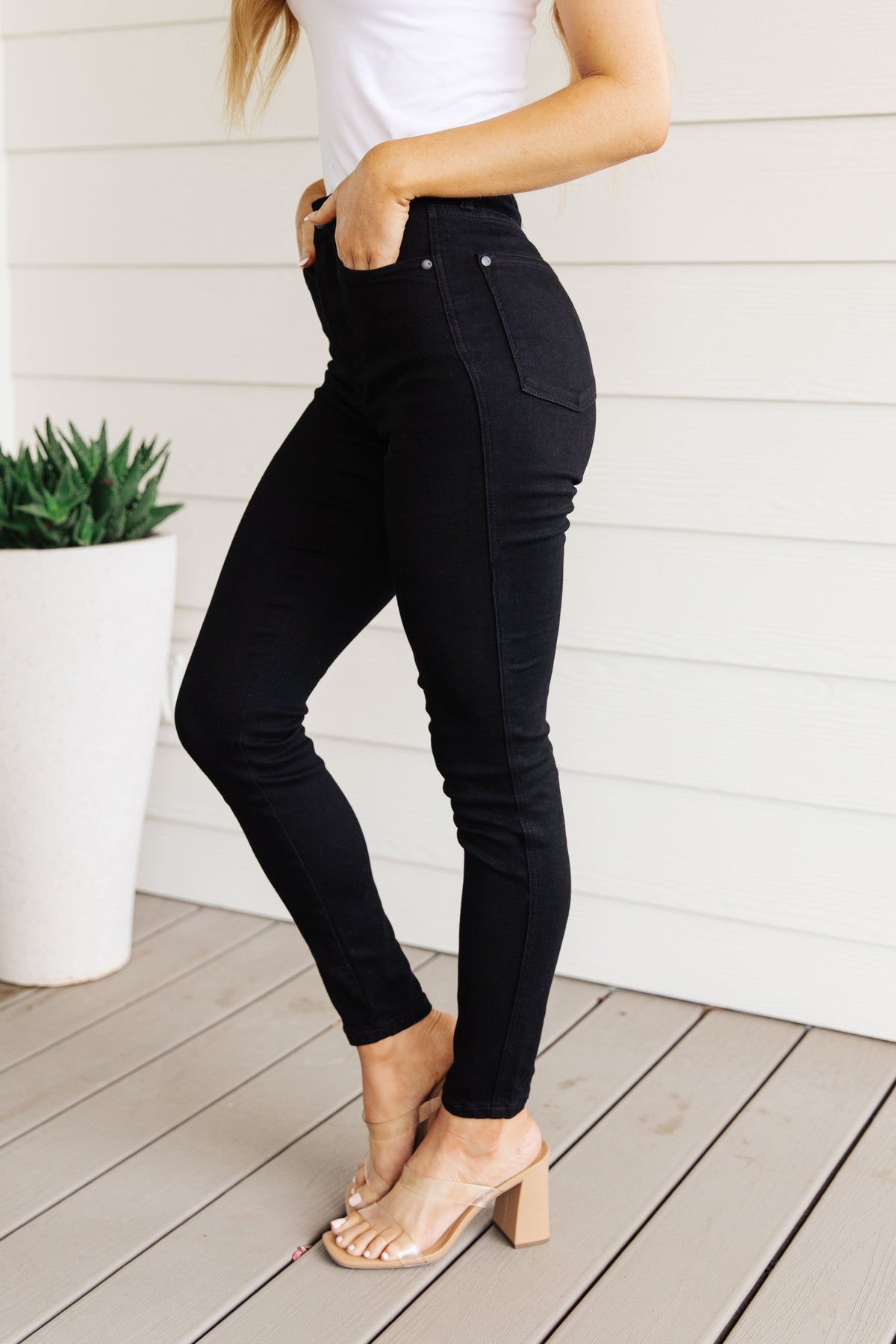 Judy Blue High Rise Control Top Classic Skinny Jeans in Black