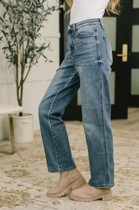 Judy Blue High Waist Straight Jean in Everyday Indigo