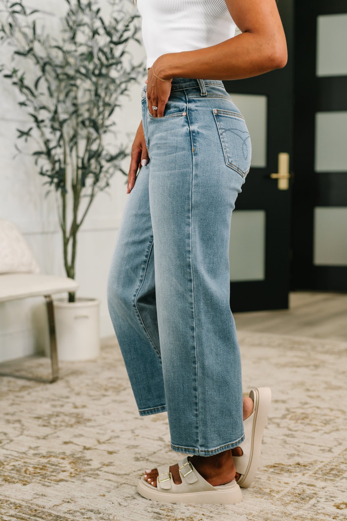 Judy Blue Mid Rise Wide Leg Ankle Jean