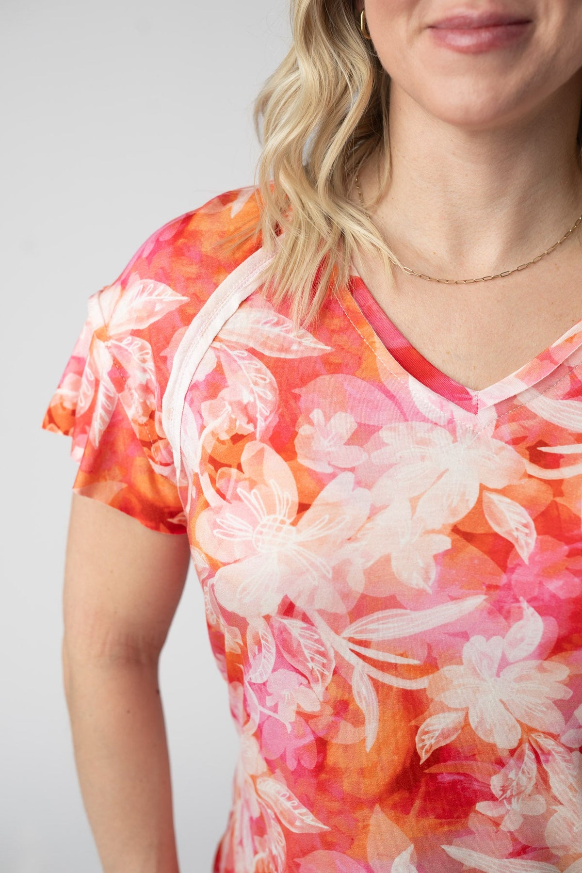 Raelynn V-Neck Top in Sunset Tropical Floral
