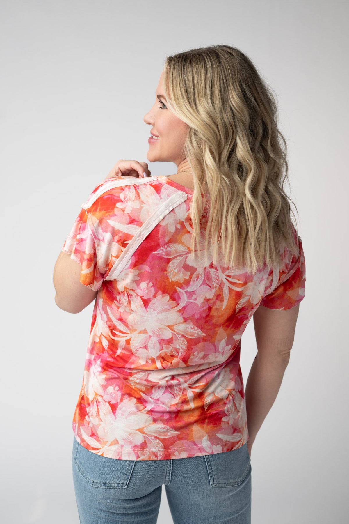 Raelynn V-Neck Top in Sunset Tropical Floral