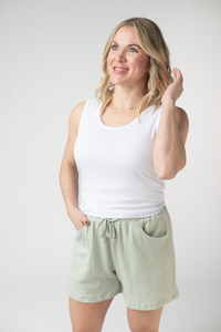 Candice Crinkle Shorts in Light Green