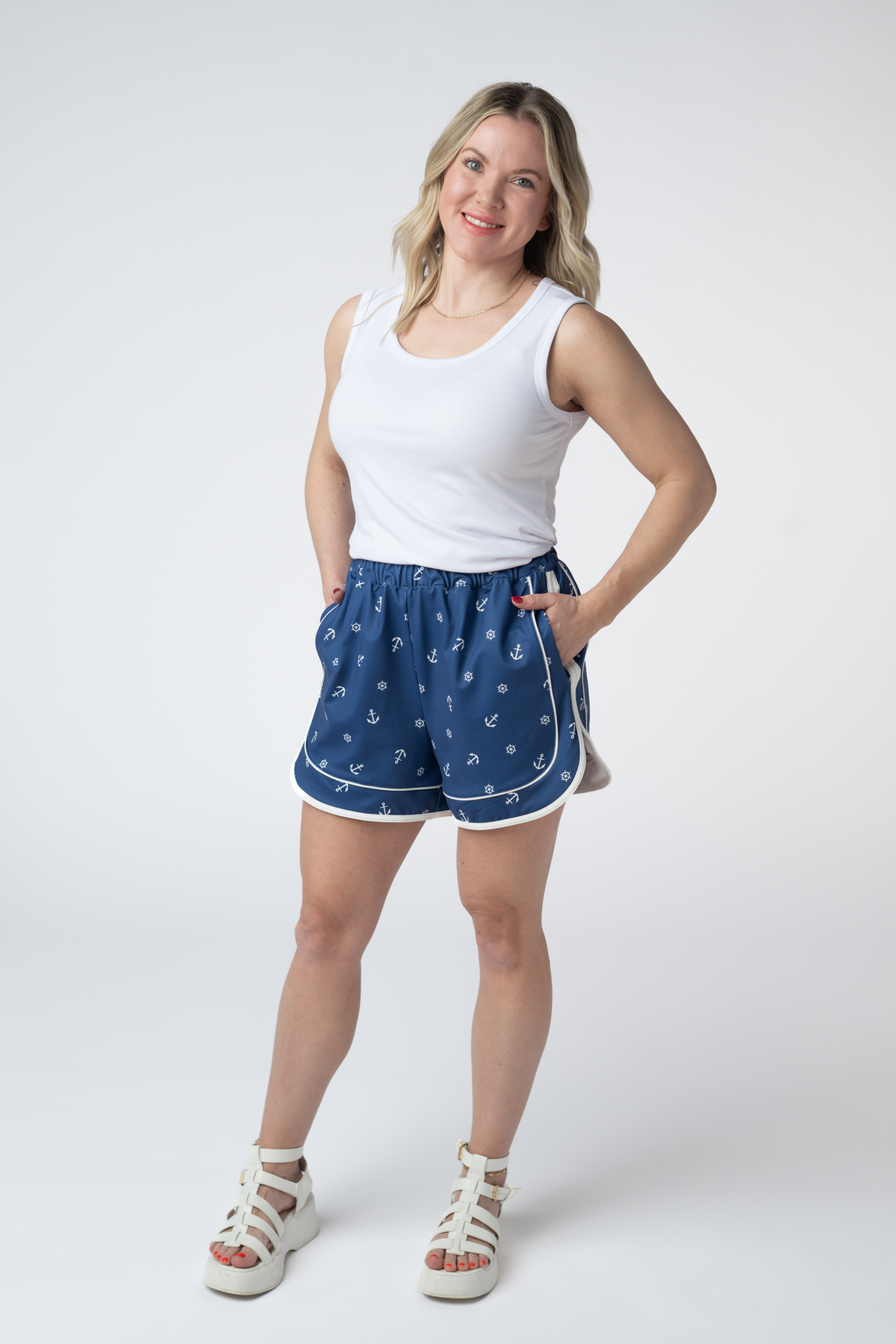 Dolphin Shorts in Nautical Navy