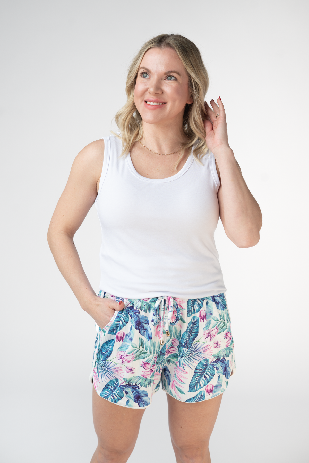 Nova Summer Shorts in Tropical Leaf
