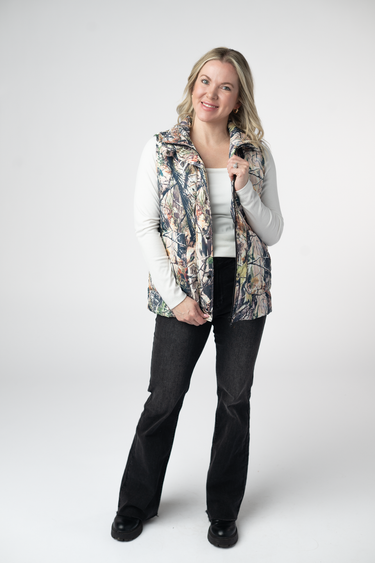 Remy Zip Up Vest in Dark Camo