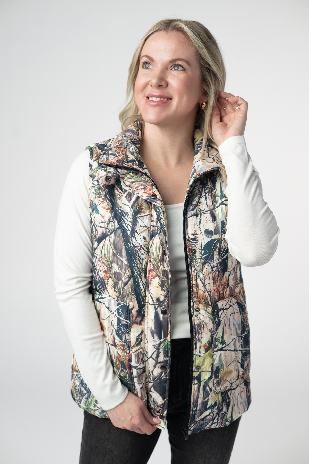 Remy Zip Up Vest in Dark Camo