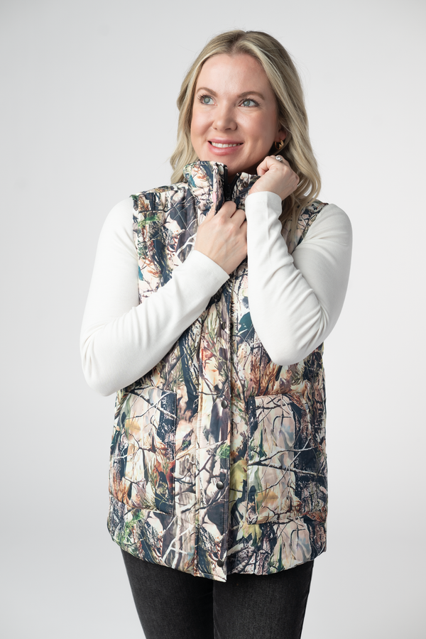 Remy Zip Up Vest in Dark Camo