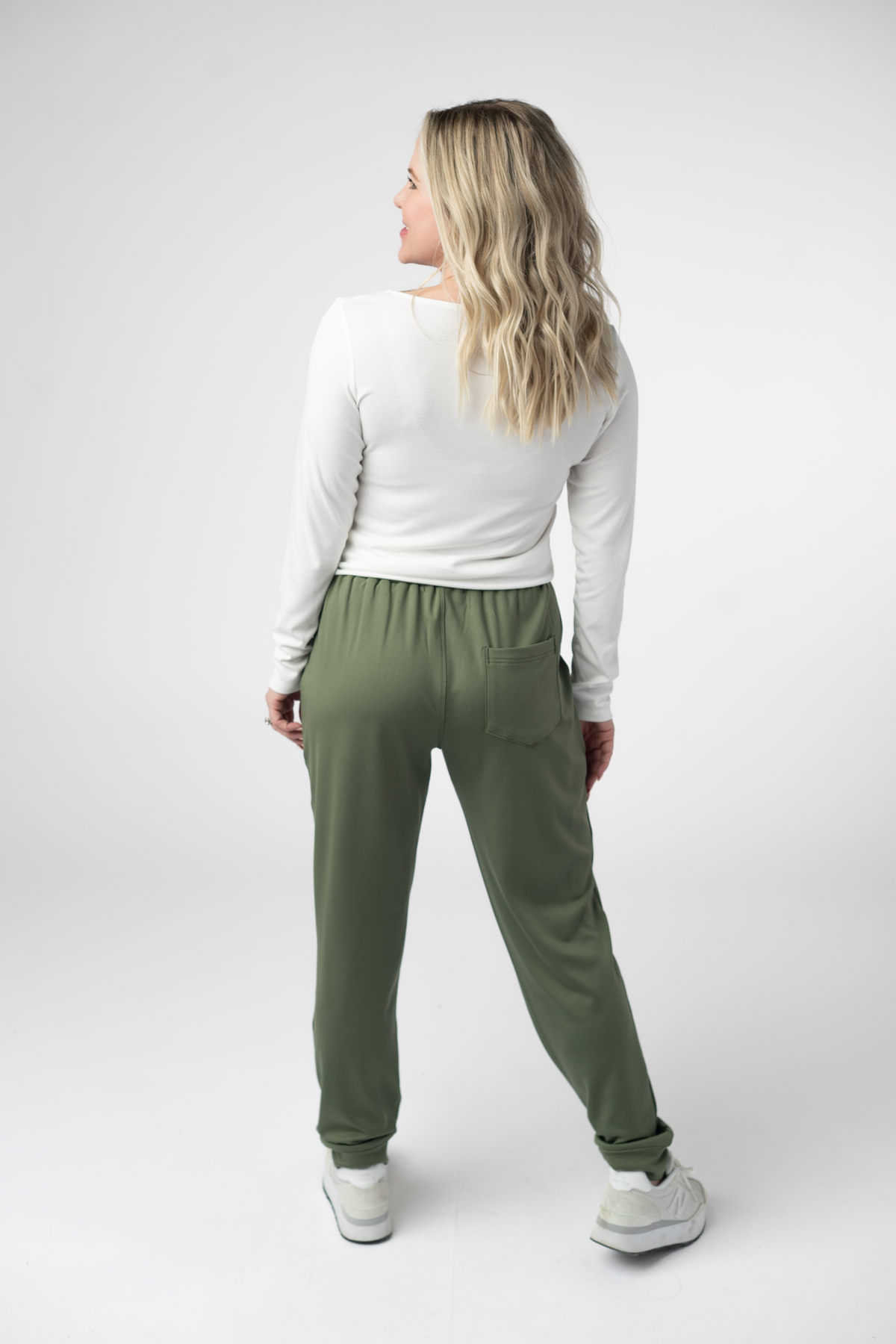 Cloud Joggers in Olive