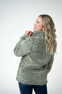 Two Tone Fullzip Sherpa in Olive and White