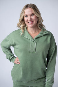 Jesse Vintage Wash Snap Pullover in Olive